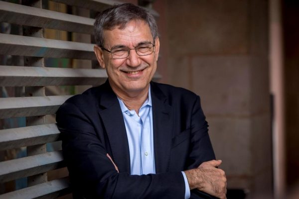Orhan Pamuk’un Taraf Gazetesindeki “Eski Kitaplar” Başlıklı Yazısı