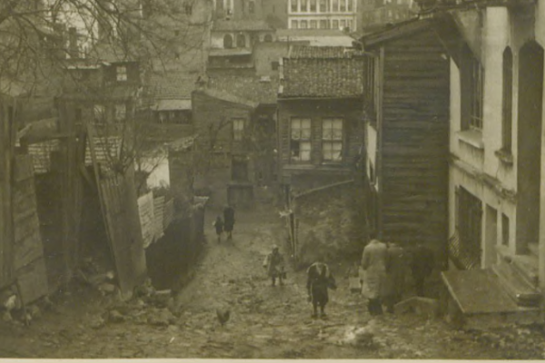 Ahmet Mithat Efendi’nin doğduğu evin bulunduğu mahallenin ve bir süre yaşadığı Beykoz’daki yalısının fotoğrafları