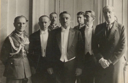 Yahya Kemal Beyatlı’nın kendi el yazısından “Rindlerin Akşamı” şiiri